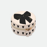 All The Ways To Say Juwelen Reisetui, Black Bow
