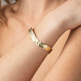Ellen Beekmans Gehamerde organische bangle