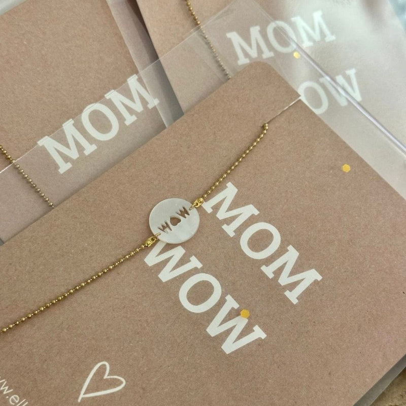 Ellen Beekmans Gouden armbandje met parelmoer MOM WOW