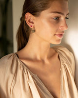 Ellen Beekmans Gouden oorstekertje met fel roze hartje - Per stuk