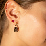 Ellen Beekmans Gouden oorstekertje met fel roze hartje - Per stuk