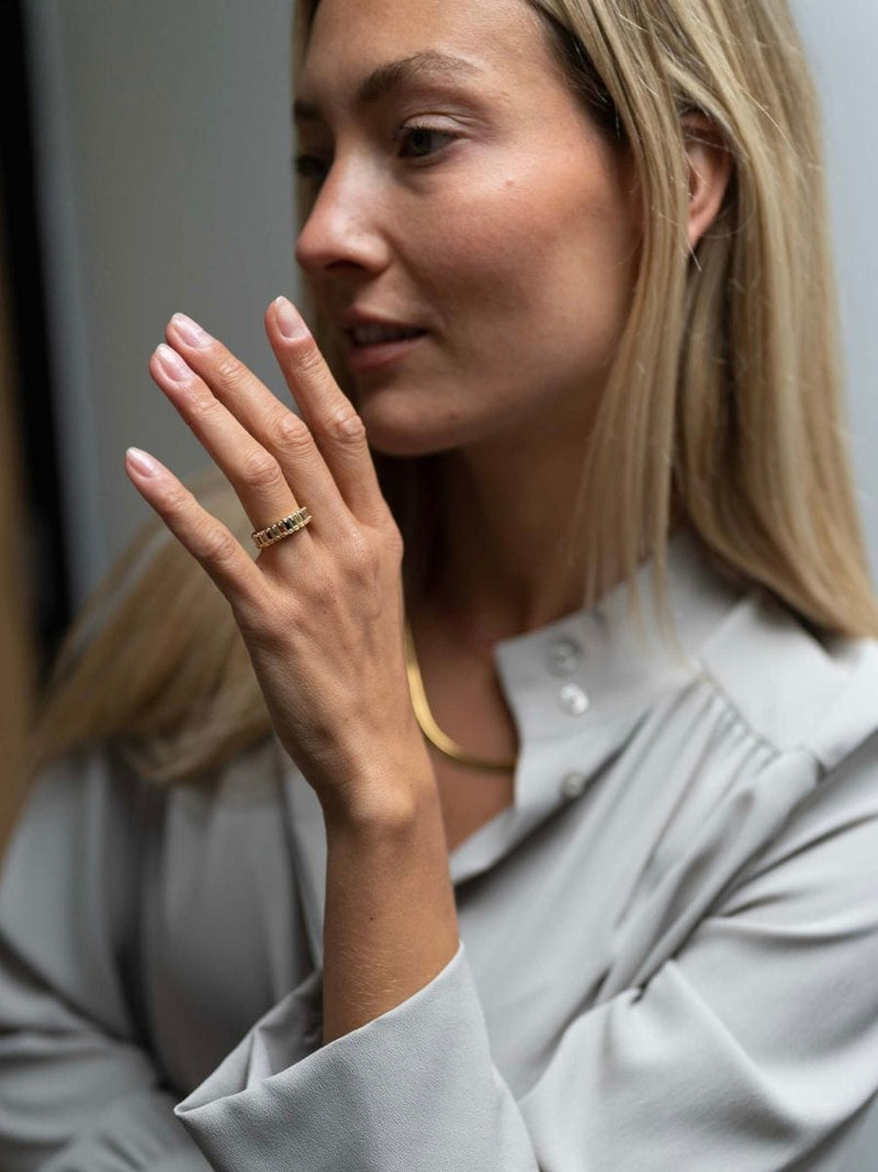 Ellen Beekmans Gouden ring met kleine strass, Multicolori