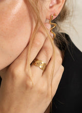 Ellen Beekmans Lange 'Snake' Oorstekers