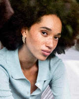 Ellen Beekmans Oorstekers in de vorm van een Blad met strass