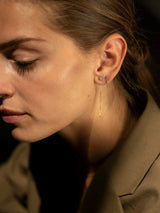 Ellen Beekmans Oorstekers met Bloemetje en Ketting (behind the ear)