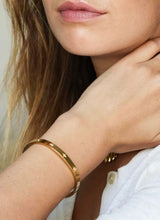 Ellen Beekmans Ovale gladde bangle met strass