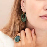 Ellen Beekmans Ring met grote Gemstone in groen-mêlée