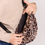 Hindbag ANDREA Faux Fur half moon Crossbodytas, Luipaard