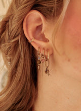 Label Kiki Gouden Oorring met ketting en oudroze sterretje, Chain Pink Star - Per stuk