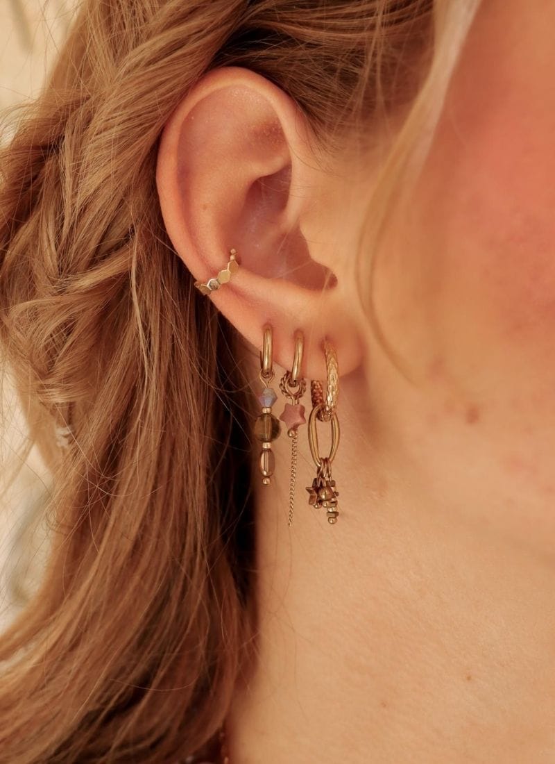 Label Kiki Gouden Oorring met ketting en oudroze sterretje, Chain Pink Star - Per stuk