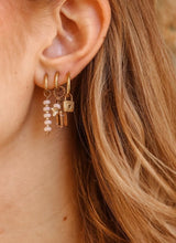 Label Kiki Gouden Oorring met lila parels, Lilac Row - Per stuk