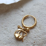 Label Kiki Oorring goud, Cherry Bow - Per stuk