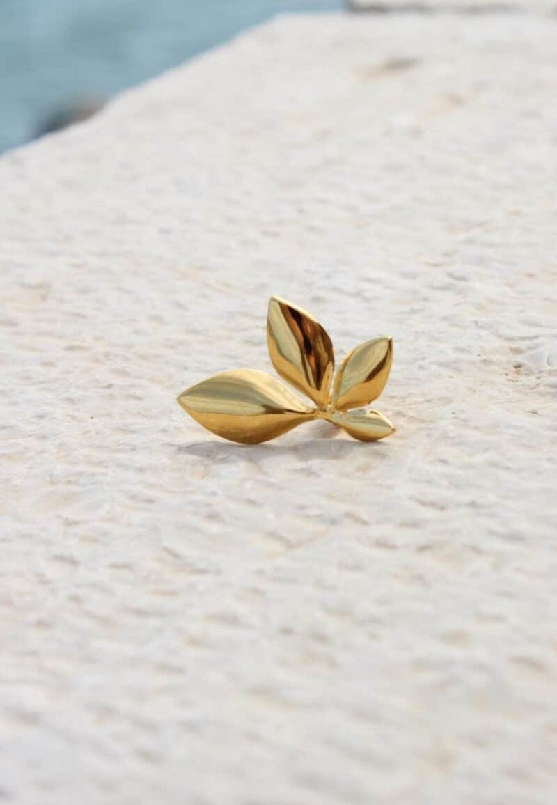 Label Kiki Oorring goud, Half Flower - Per stuk