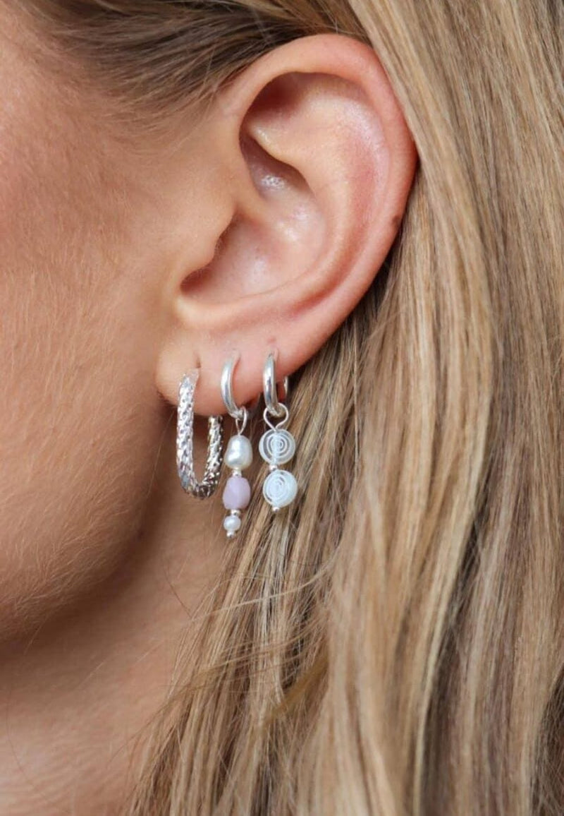 Label Kiki Zilveren Oorring met Parel, Misty Lilac - Per stuk