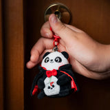 Legami SUPER SOFT Halloween Plushen Sleutelhanger, Panda 'Bam-Boo!'