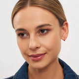Lulu Copenhagen COLOR HOOP Half Dip Oorring goud, Passion Red - Per stuk