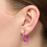 Lulu Copenhagen COLOR HOOPS MEDIUM Gouden Oorringen met emaille, Electric Fuchsia Pink