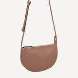 Monk and Anna FAROU half moon Vegan lederen Schoudertas, Clay
