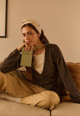 Monk and Anna Vegan lederen Phone Pouch, Peridot