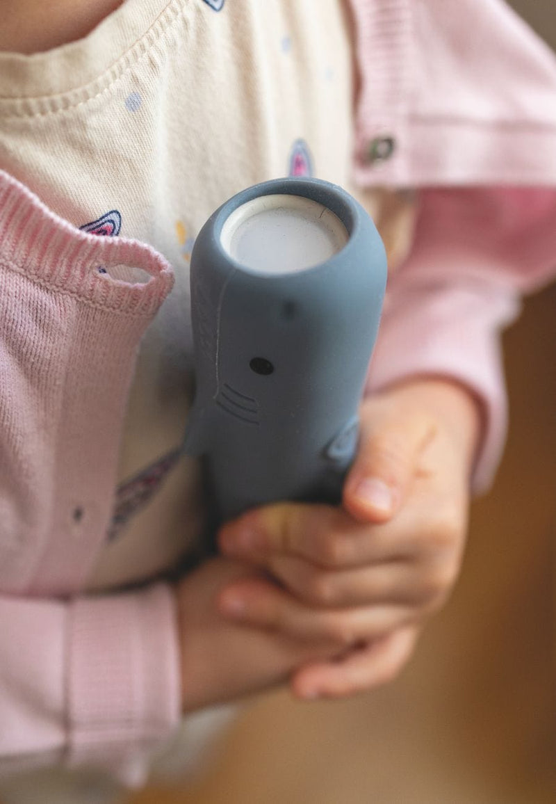 Rabbit & Friends Siliconen oplaadbare Zaklamp voor kinderen, Sharky