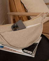 Recitem ELIO Halve maan Crossbody Tas in fijn dambordpatroon, Ecru & Beige