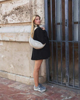 Recitem ELIO Halve maan Crossbody Tas in fijn dambordpatroon, Ecru & Beige