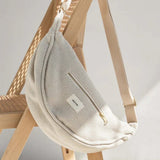 Recitem ELIO Halve maan Crossbody Tas in fijn dambordpatroon, Ecru & Beige