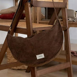 Recitem HUGO UNI Maxi Ribfluwelen Halve maan Schoudertas, Chocolade Bruin