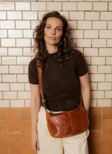 ReDesigned MIVI SMALL Lederen Schoudertas, Walnut