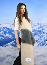 Verb to do Maxi Color Block Sjaal met Quote - F*CK NORMAL