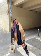 Verb to do Maxi Color Block Sjaal met Quote - LOVE IS LOVE