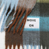 Verb to do Maxi geruite sjaal met quote - MOVE ON