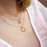 Vinoos COLOURS OF WINE Ketting met cirkel en fuchsia glaskraal, Cherish you