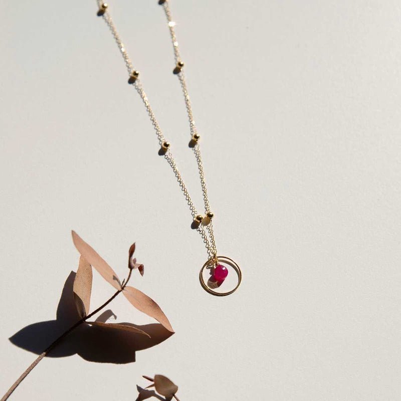 Vinoos COLOURS OF WINE Ketting met cirkel en glaskraal, Violet passion