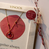 Vinoos COLOURS OF WINE Ketting met cirkel en Merlot rode glaskraal, Always together