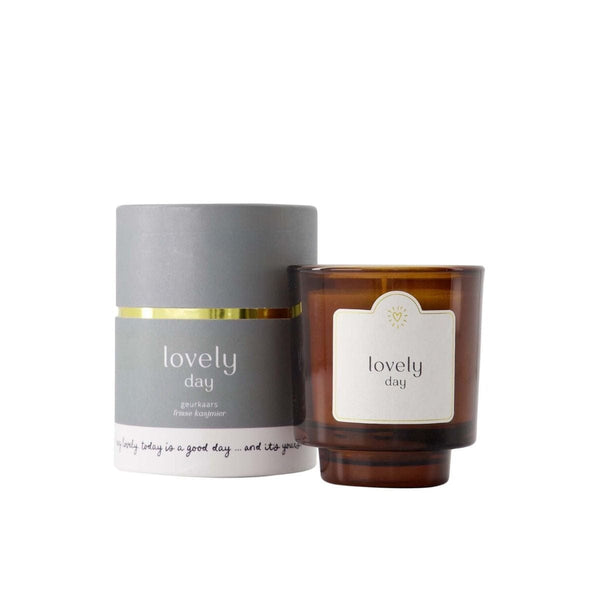 Zusss Geurkaars in koker met tekst, Lovely day