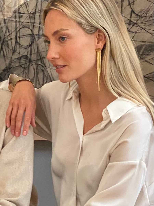 Ellen Beekmans Lange oorstekers met platte snake kettinkjes