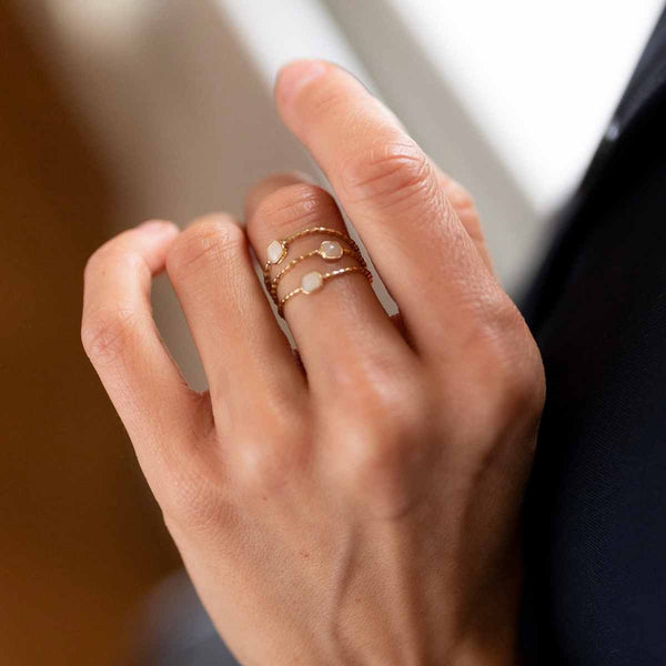 Ellen Beekmans Ring met 3 steentjes, wit